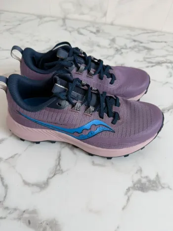 Used Saucony Trail Running and Hiking Shoes bike — image 2 of 4