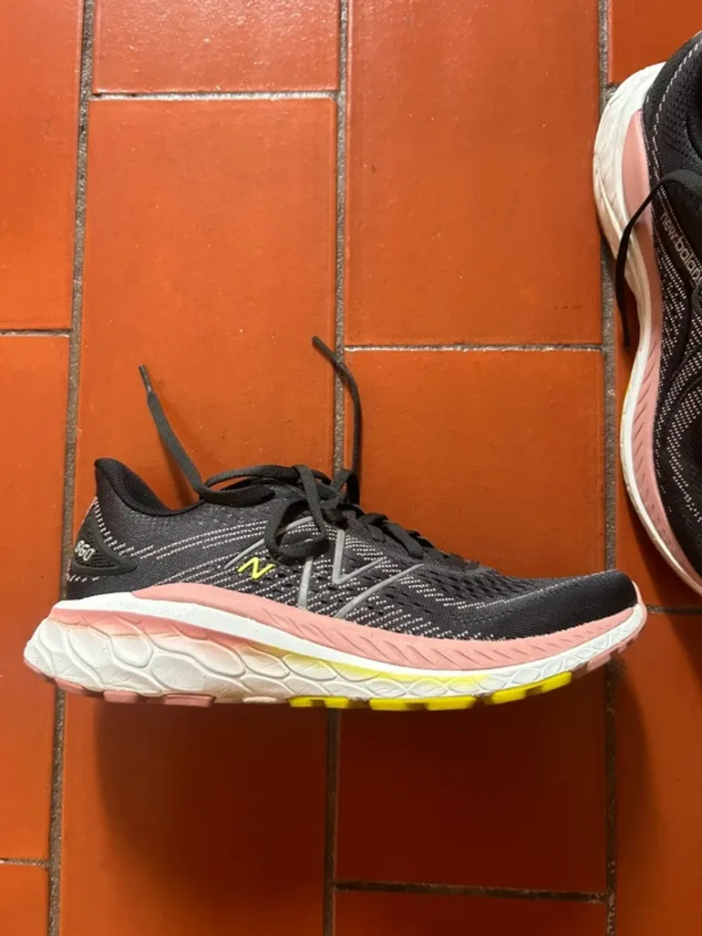 Used New Balance Fresh Foam 860 bike — image 2 of 8