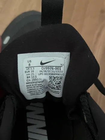 Used Nike Running Shoes bike — image 4 of 4