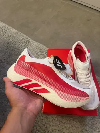 Käytetty Adidas Hyperboost Edge bike