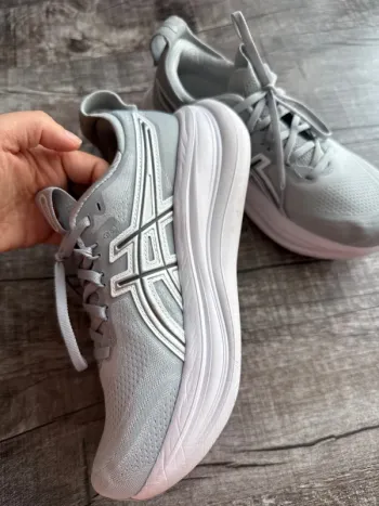 Used Asics Gel Nimbus 28 bike — image 5 of 11