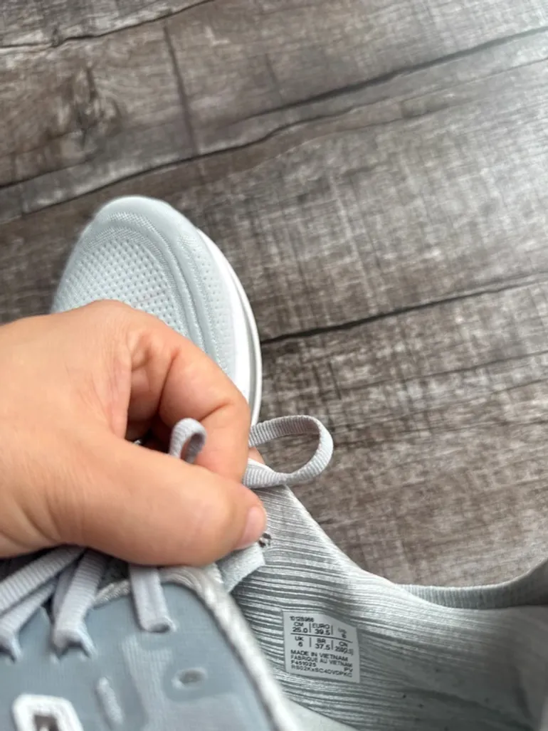 Used Asics Gel Nimbus 28 bike — image 10 of 11