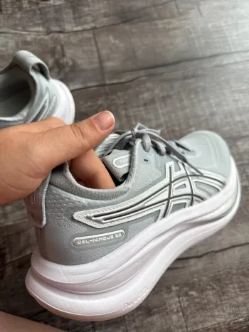Used Asics Gel Nimbus 28 bike — image 11 of 11