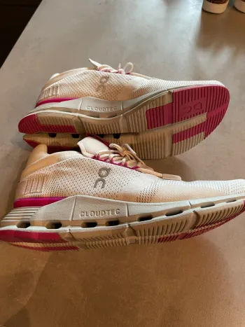 Used On Running ON Cloudtec Schuhe bike — image 3 of 6