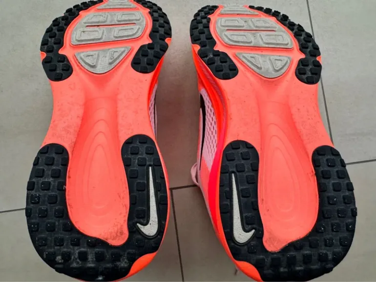 Used Nike Vomero 18 bike — image 7 of 7