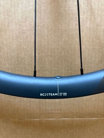 Tweedehands OQUO RC25Team 2025 bike — afbeelding 4 van 8