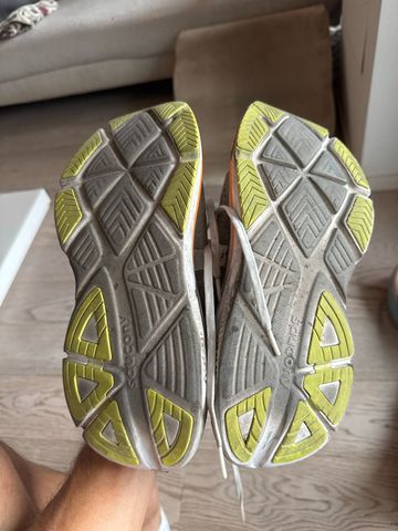 Używany Saucony Guide 18 2025 bike — zdjęcie 2 z 4