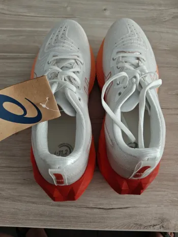 Used Asics Novablast 4 bike