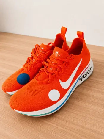 Tweedehands Orange Zoom Fly x Off-White bike — afbeelding 2 van 4