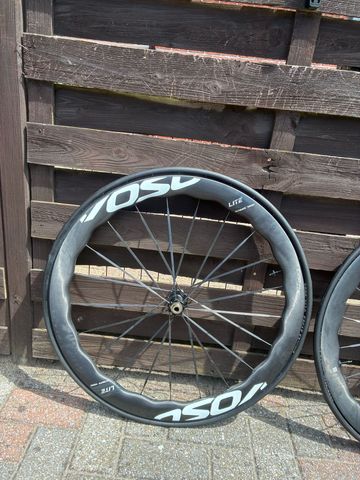 Used Shimano Wheels 2025 bike — image 3 of 8