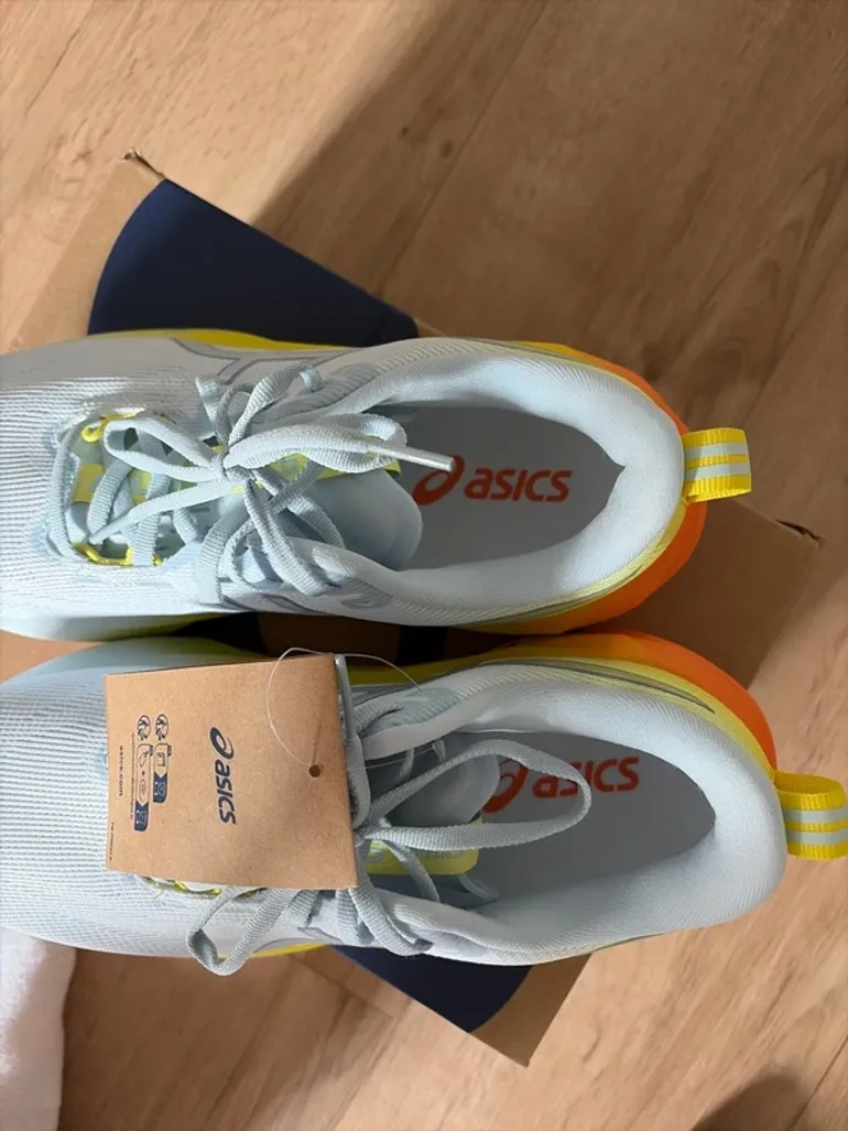 Brugt Asics Novablast 5 bike — billede 2 af 5