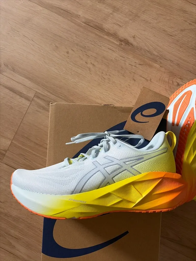 Brugt Asics Novablast 5 bike — billede 5 af 5