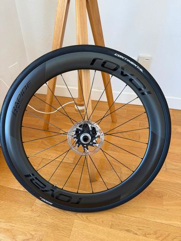 Used Roval Rapide CLX 2 Wheels 2024 bike — image 2 of 7
