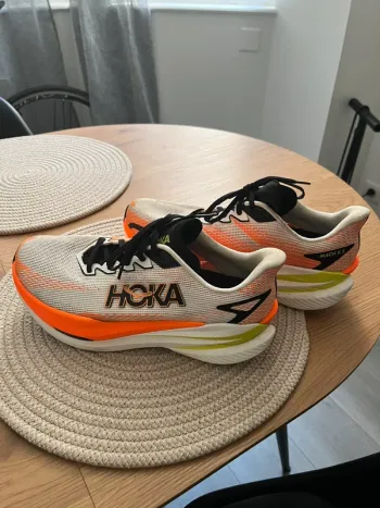 Brugt Hoka Mach X3 bike