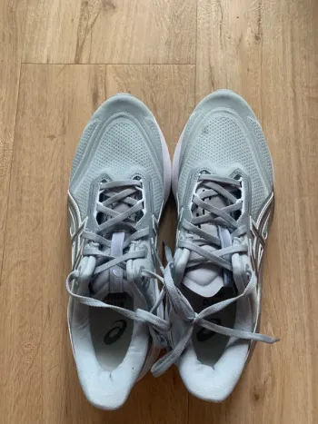 Used Asics Novablast 5 bike