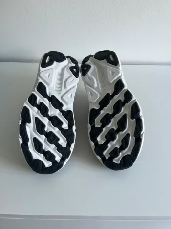 Used Hoka Clifton 9 bike — image 7 of 8