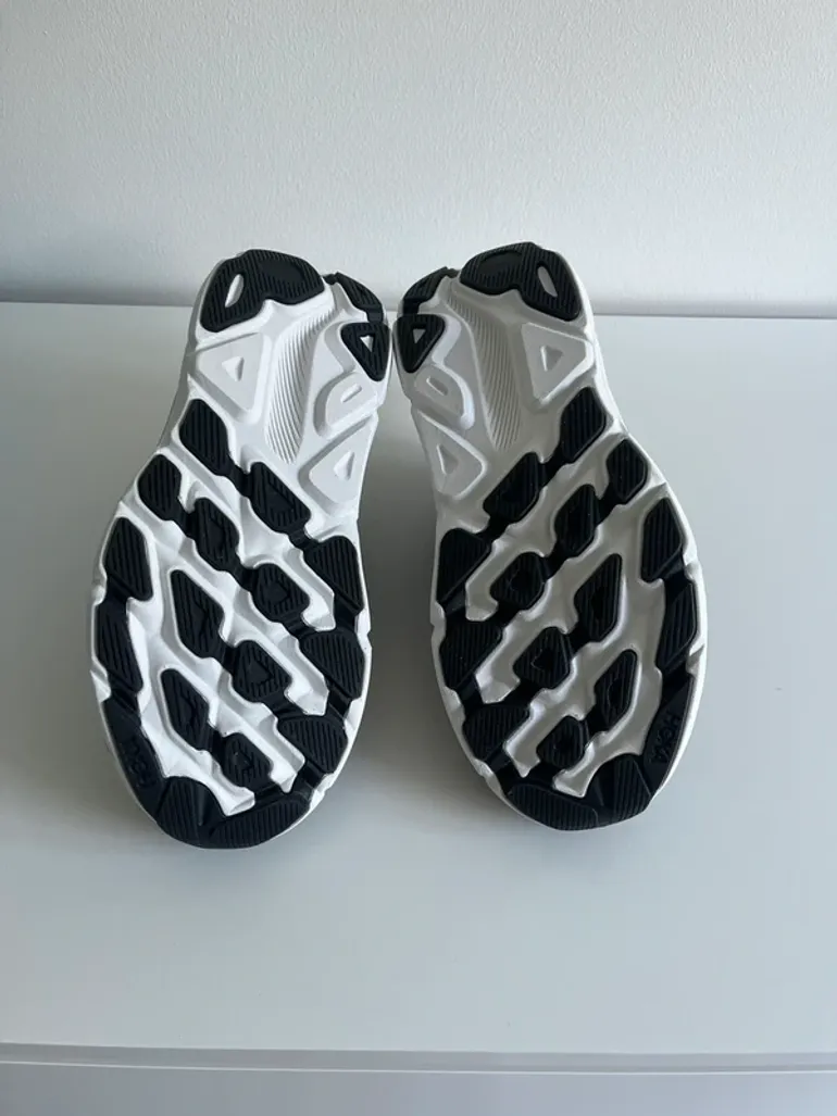 Used Hoka Clifton 9 bike — image 7 of 8