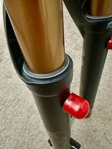 Used Fox 38 Float Factory Grip2 2022 bike — image 5 of 14