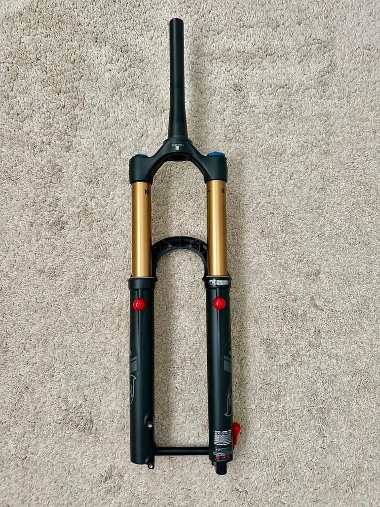 Used Fox 38 Float Factory Grip2 2022 bike — image 2 of 14