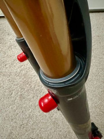 Used Fox 38 Float Factory Grip2 2022 bike — image 8 of 14