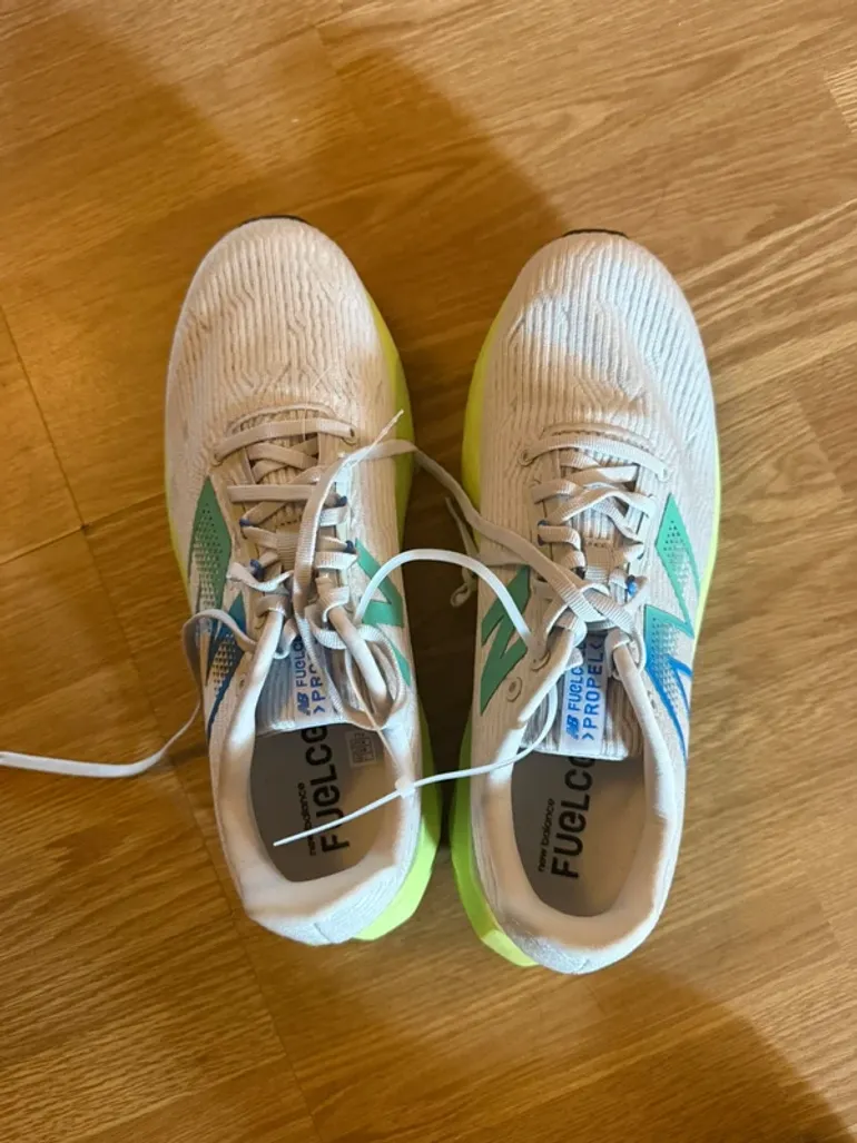Used New Balance FuelCell Propel bike — image 4 of 6