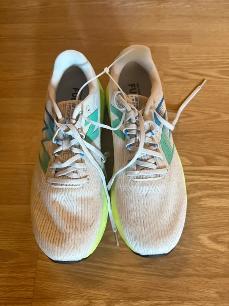 Used New Balance FuelCell Propel bike — image 3 of 6