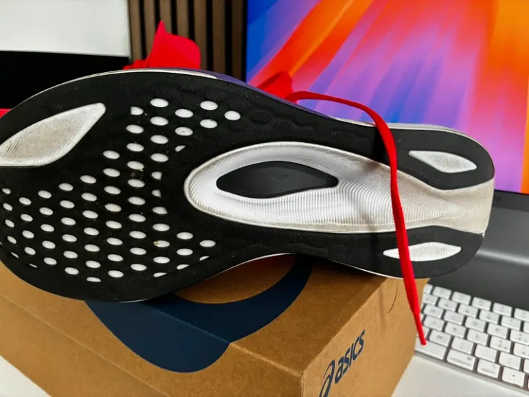 Used Asics Magic Speed 4 bike — image 2 of 10
