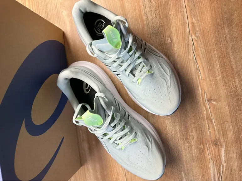 Used Asics Gel-Cumulus 28 bike — image 4 of 9