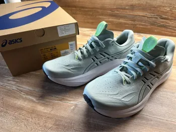Used Asics Gel-Cumulus 28 bike — image 2 of 9