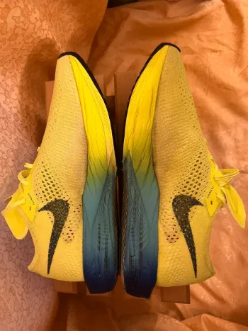 Used Nike Vaporfly 3 bike — image 3 of 8