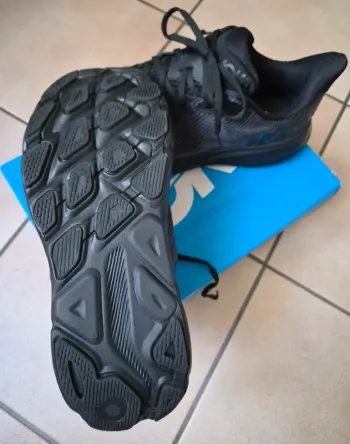 Used Hoka Clifton 9 bike — image 4 of 5