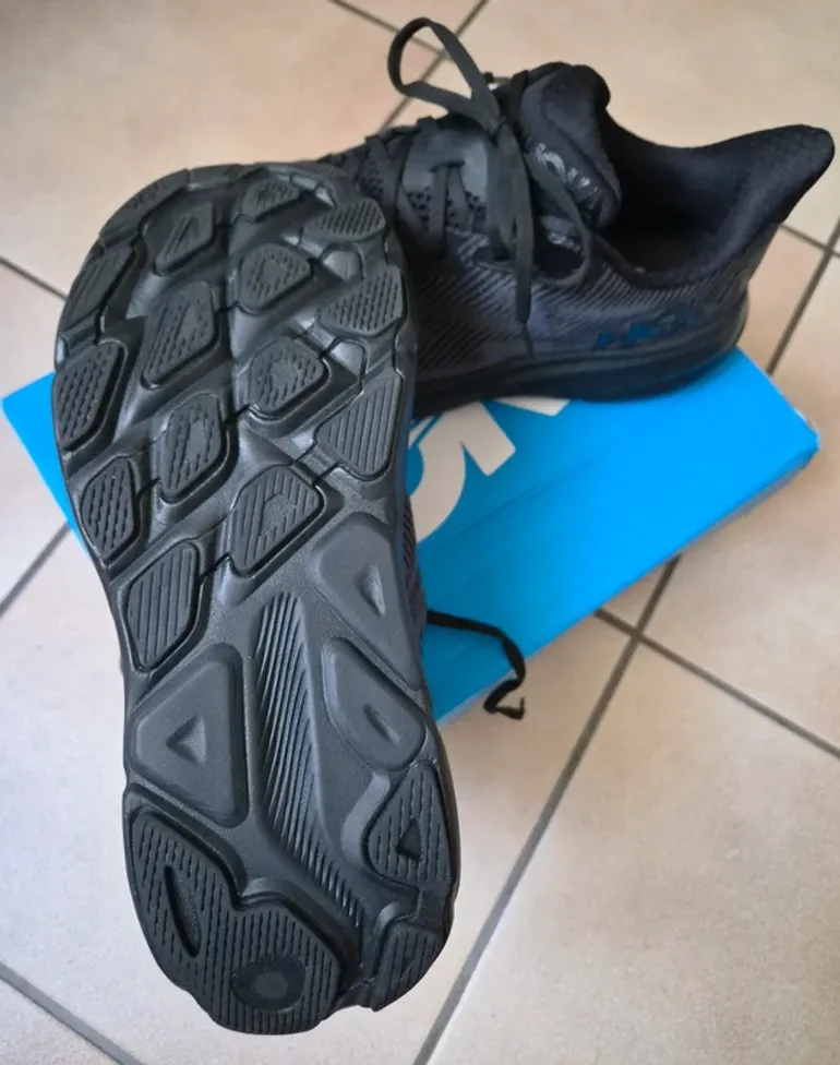 Used Hoka Clifton 9 bike — image 4 of 5