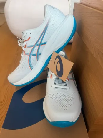 Used Asics Gel-Cumulus 28 bike