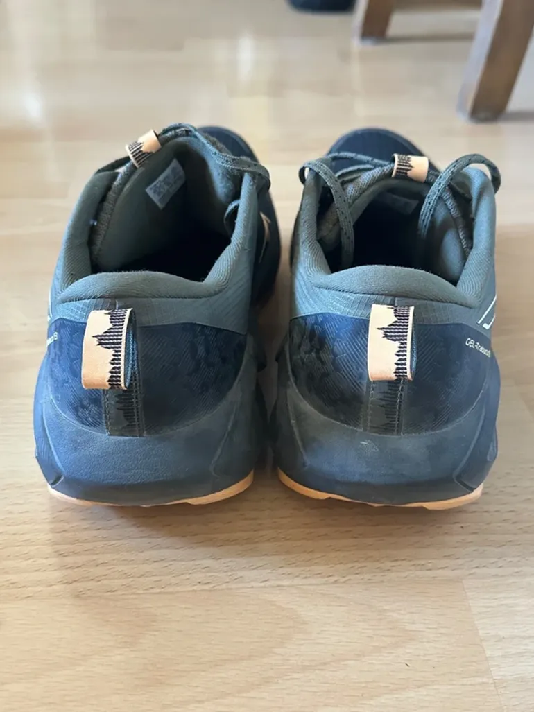 Used Asics Running Shoes bike — image 4 of 11