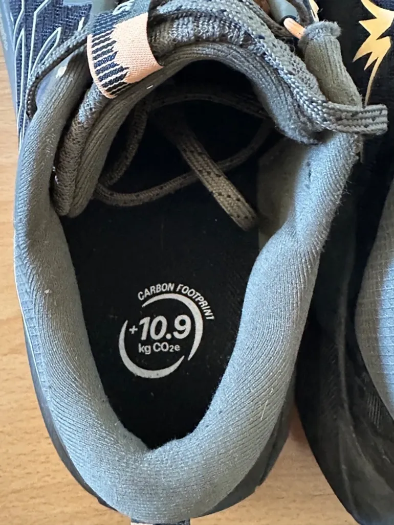 Used Asics Running Shoes bike — image 8 of 11