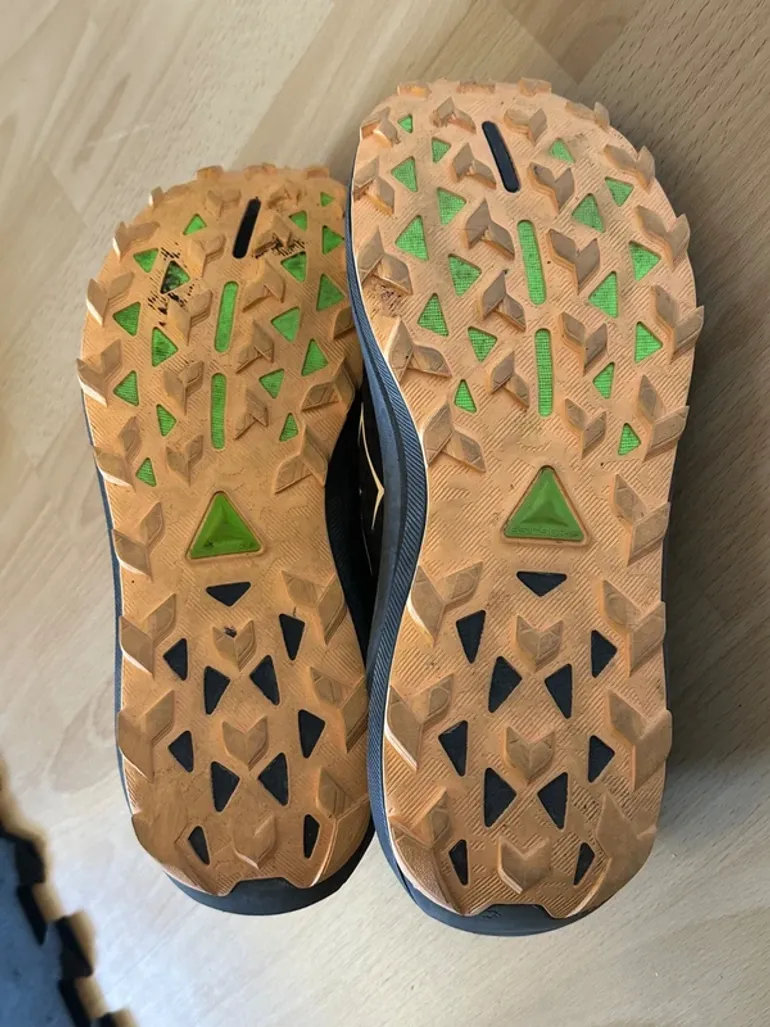Used Asics Running Shoes bike — image 9 of 11