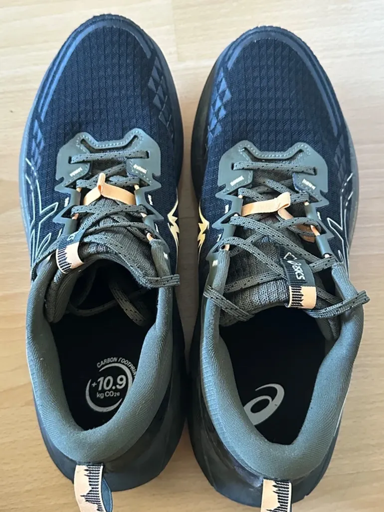 Used Asics Running Shoes bike — image 7 of 11