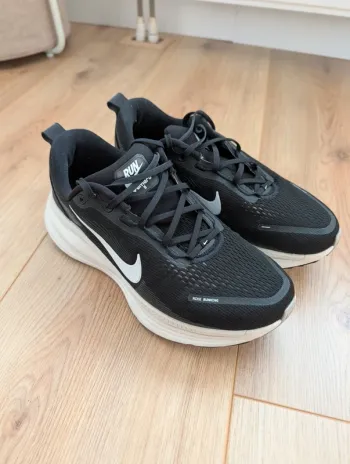 Used Nike Vomero 18 bike