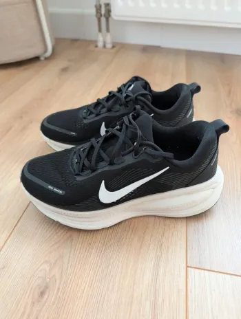 Used Nike Vomero 18 bike — image 3 of 6