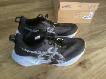Asics Novablast 5 bike de segunda mano