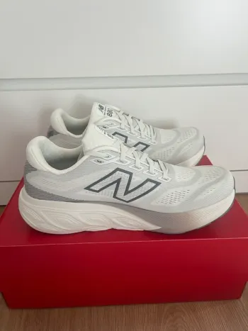 Used New Balance Fresh Foam X 880v15 bike — image 3 of 6