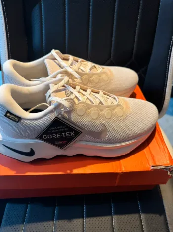 Used Nike Gore-Tex bike