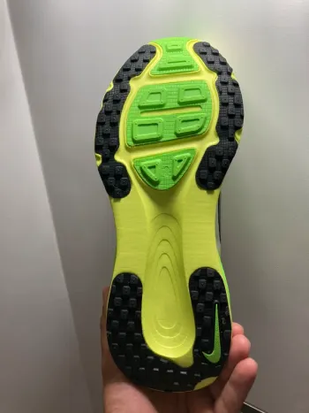 Used Nike Vomero 18 bike — image 7 of 12