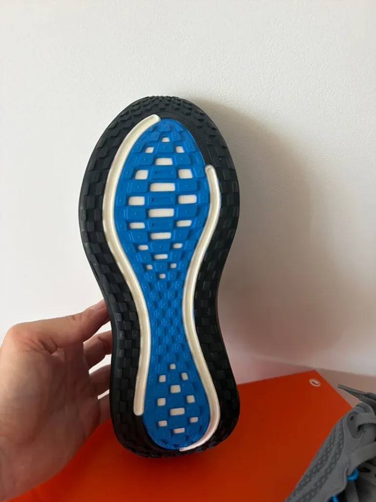 Used Nike Vomero Plus bike — image 4 of 4