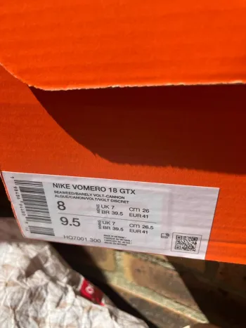 Used Nike Vomero 18 GTX bike — image 7 of 7