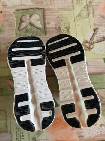 Used On Running Shoes Size 43 bike — image 4 of 5