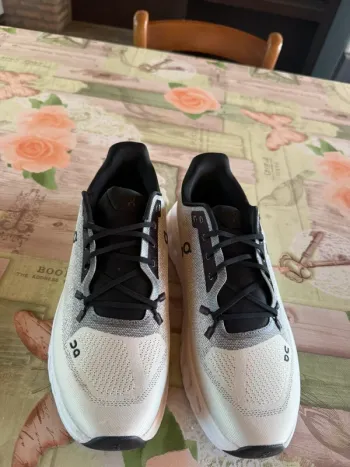 Used On Running Shoes Size 43 bike — image 3 of 5
