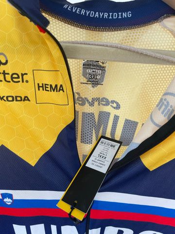 Gebrauchtes AGU Jumbo-Visma Jersey 2024 bike — Bild 3 von 3