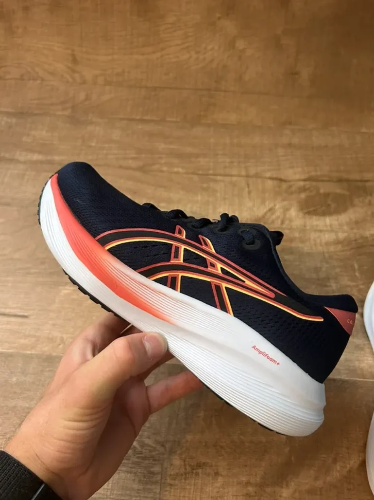 Asics Gel-Excite 11 bike d'occasion — image 9 sur 9
