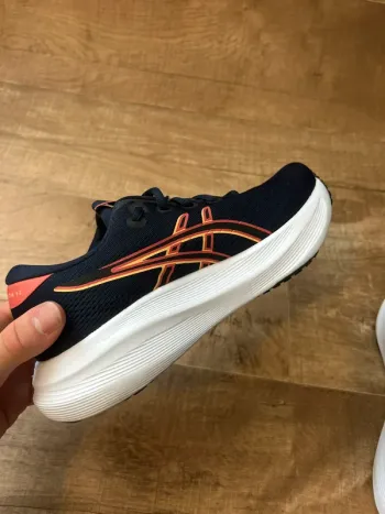 Asics Gel-Excite 11 bike d'occasion — image 8 sur 9